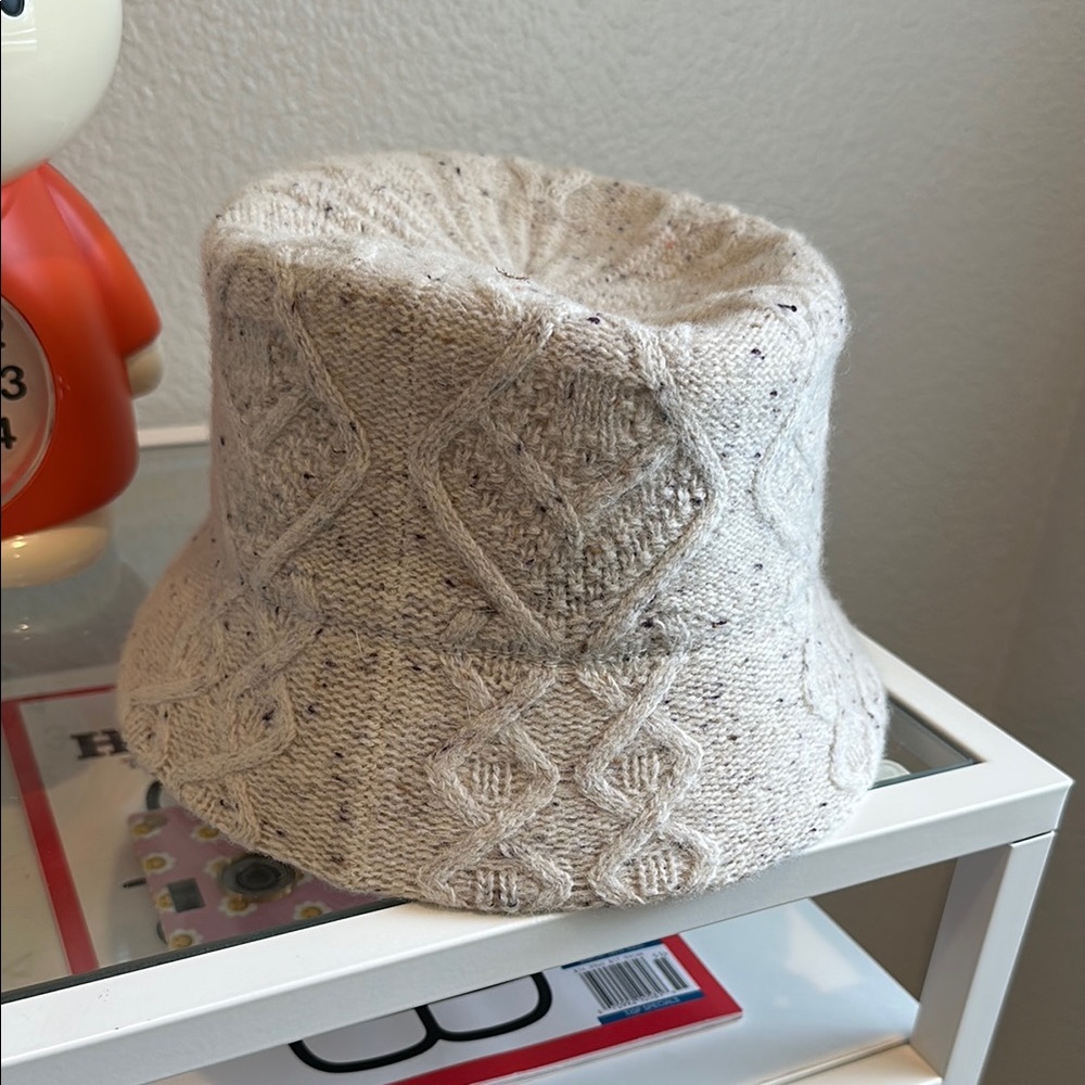 Cable Knit Cream Bucket Hat